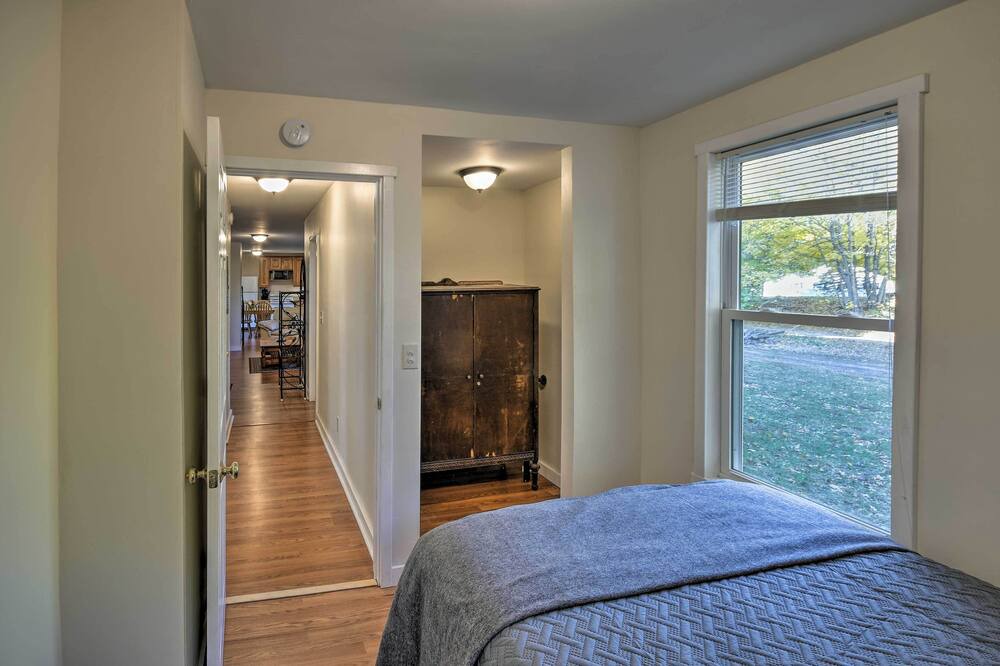 Photo of Bedroom in Dexter