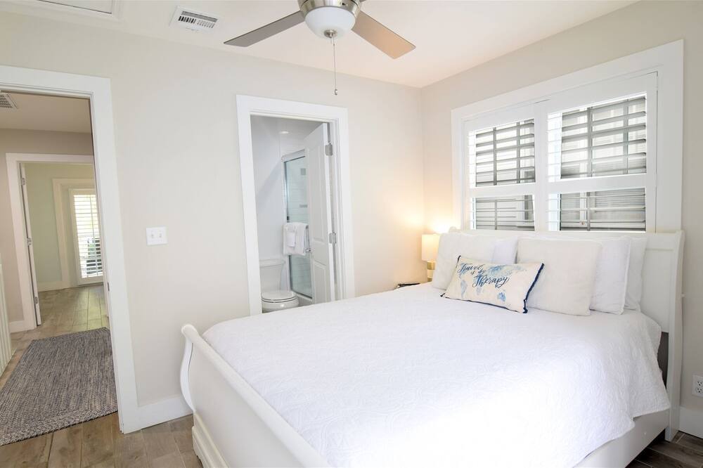 Photo of Bedroom in Bahama Village