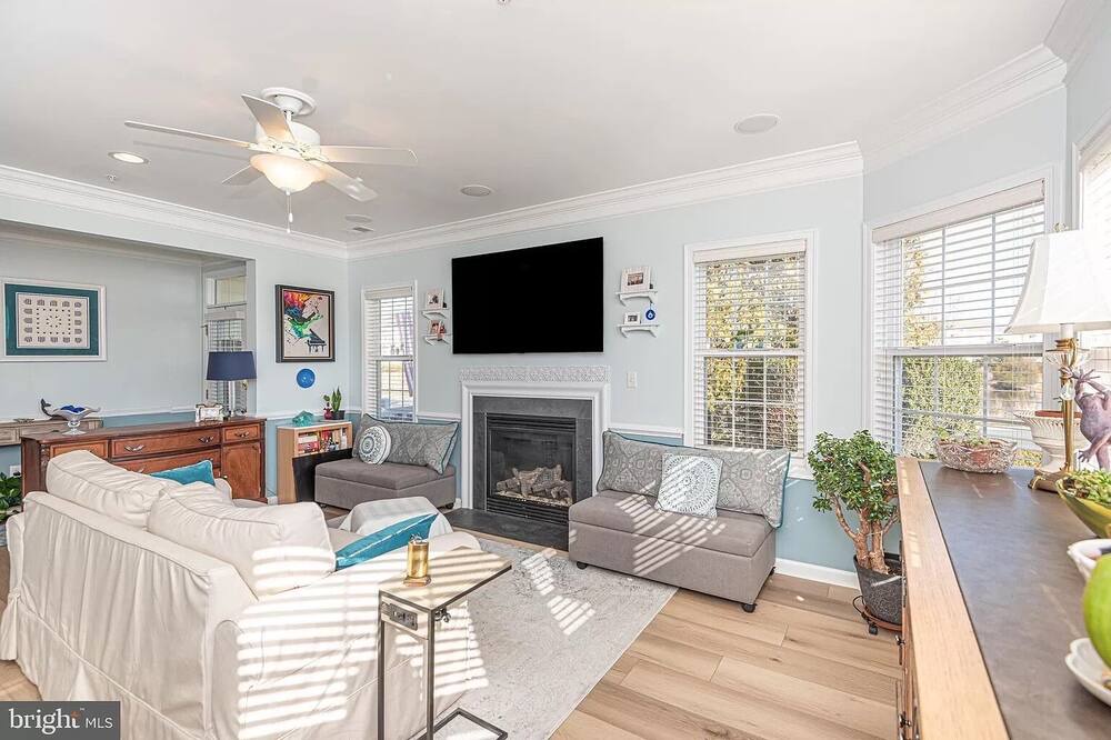 Photo of Livingroom in Bayside