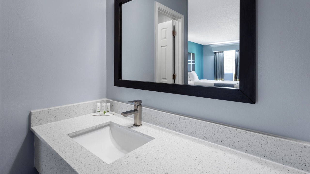 Photo of Bathroom in Dock Junction