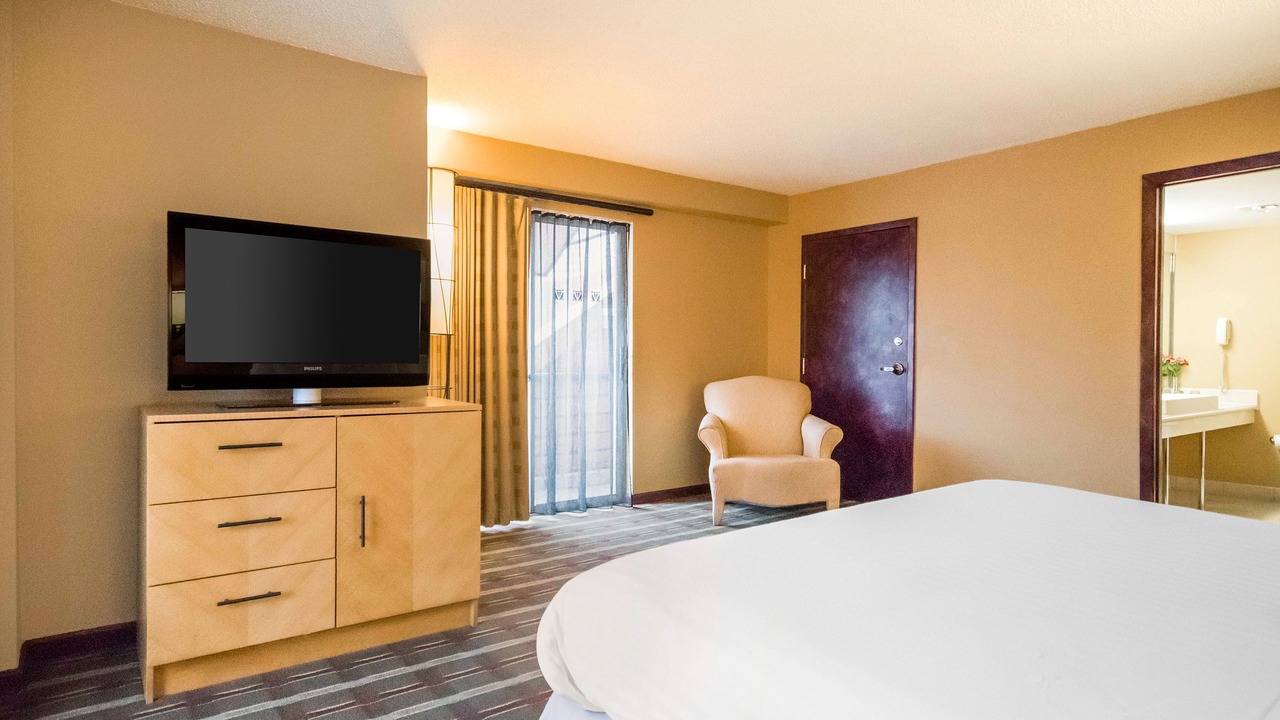Photo of Bedroom in Inner Harbor