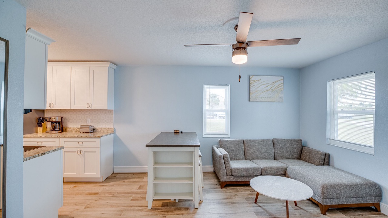 Photo of Livingroom in Barefoot Bay