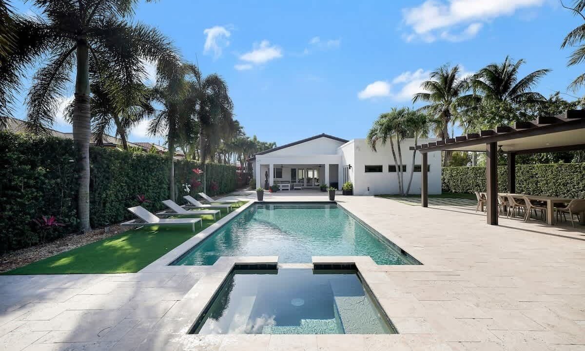 Photo of Outdoor in Tamiami