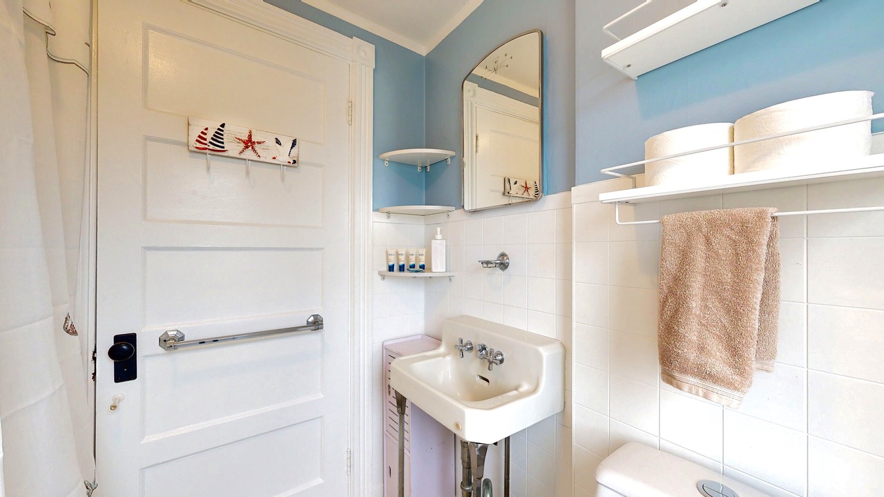 Photo of Bathroom in Pine Point