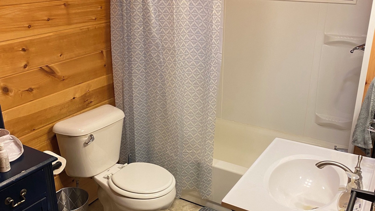 Photo of Bathroom in Rockwood