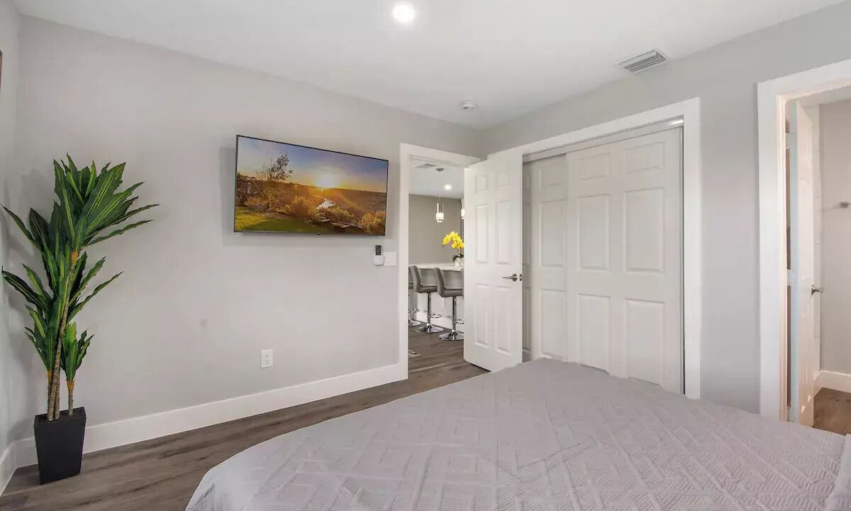 Photo of Bedroom in Riviera Beach