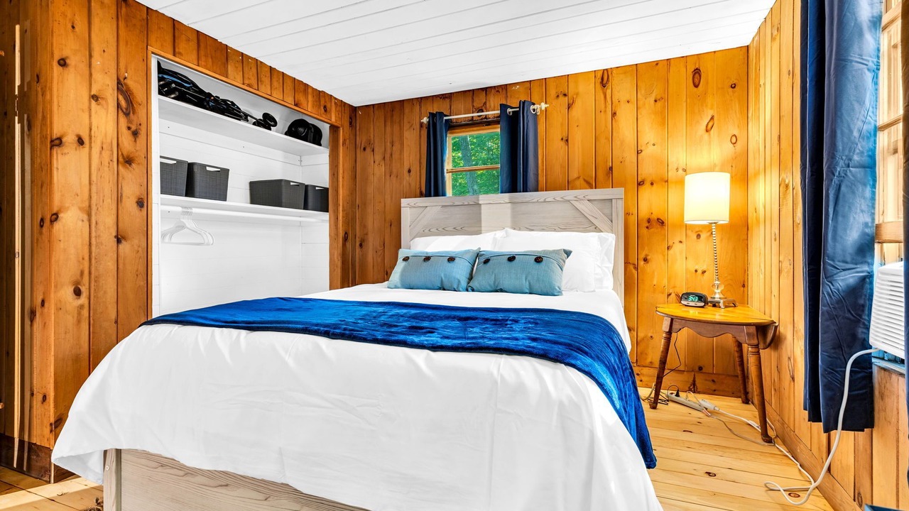 Photo of Bedroom in Sebago