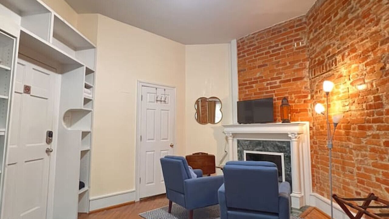 Photo of Bedroom in Adams Morgan