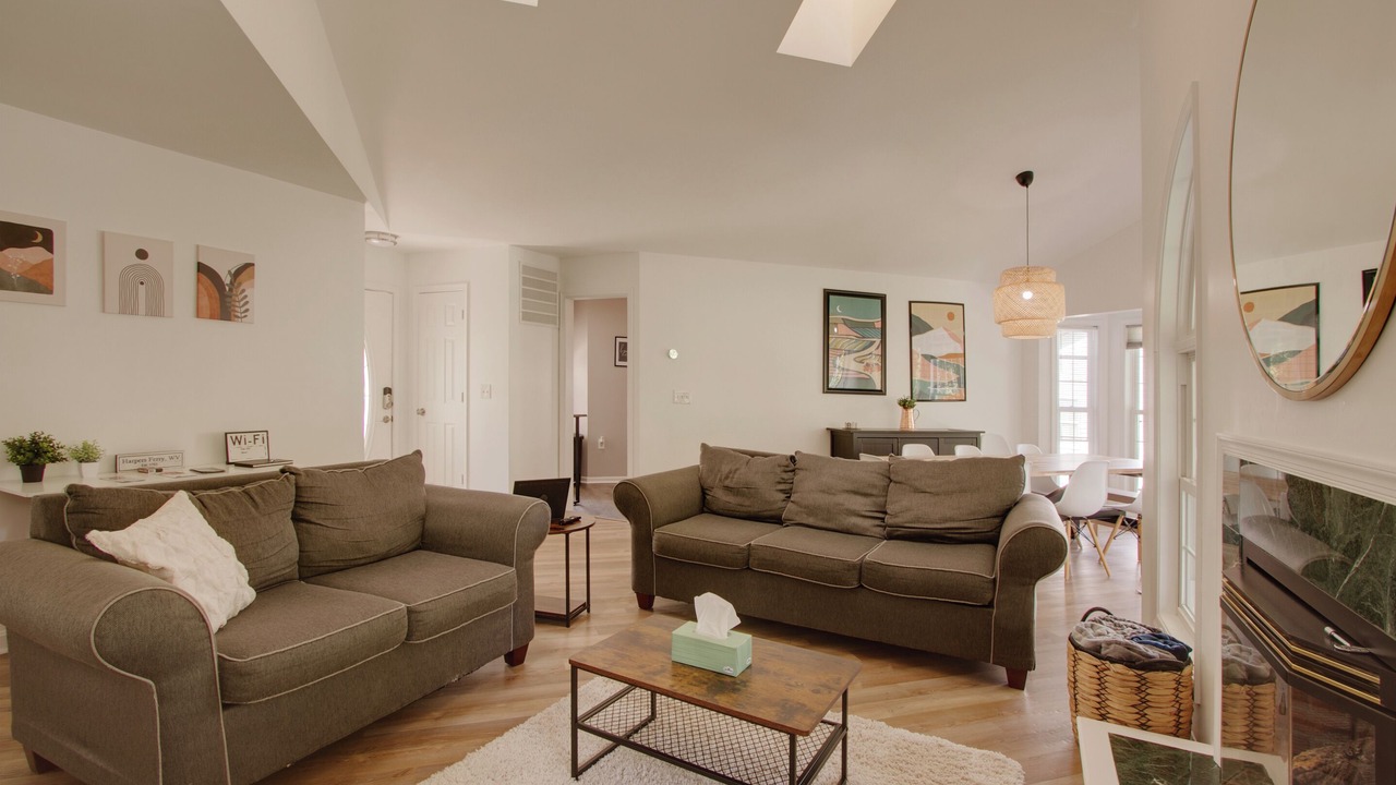 Photo of Livingroom in Bakerton