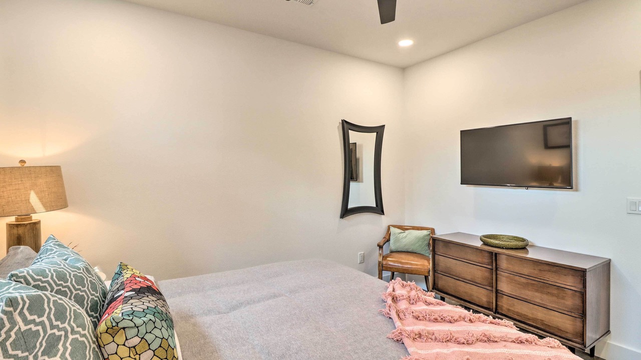 Photo of Bedroom in Lone Rock