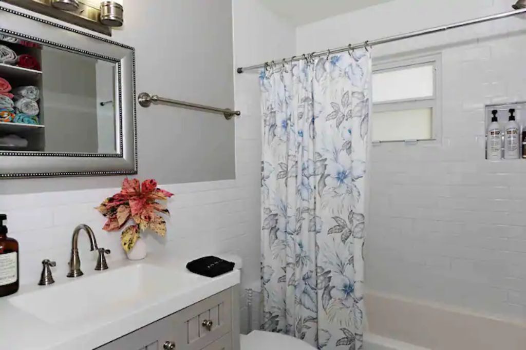Photo of Bathroom in Flamingo Parks