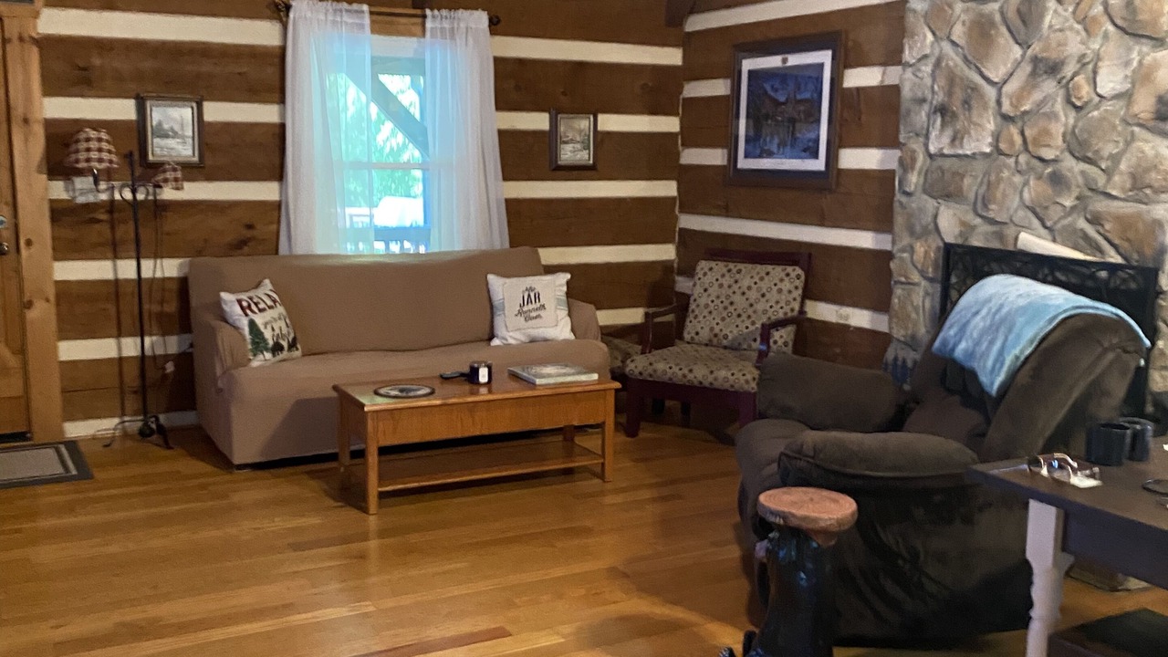 Photo of Livingroom in Fishers Hill