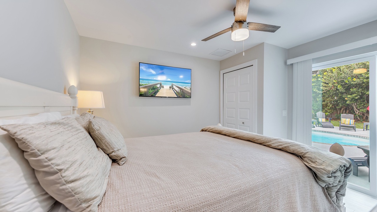 Photo of Bedroom in Golden Beach Estates