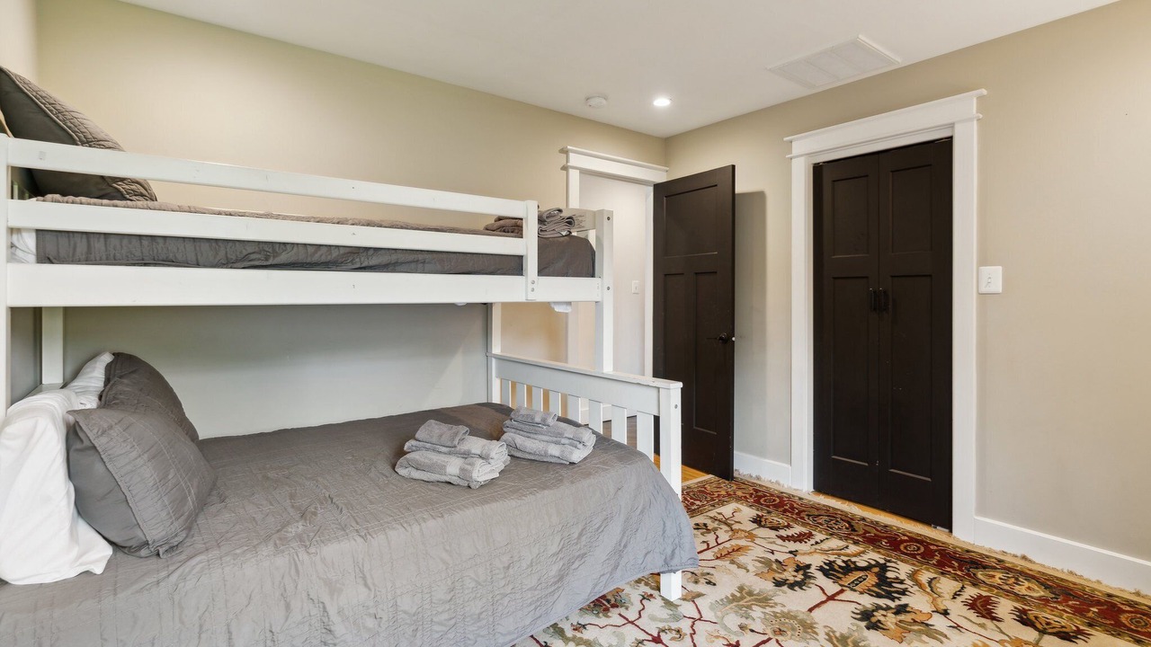 Photo of Bedroom in Colonial Beach