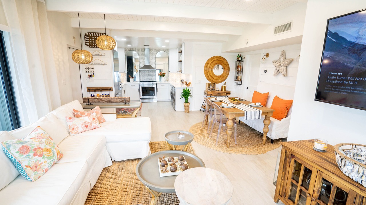 Photo of Livingroom in Central Beach