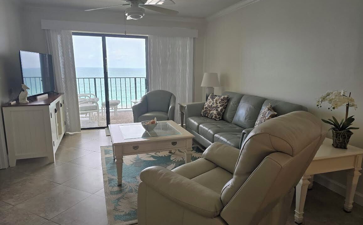 Photo of Livingroom in Hutchinson Island South