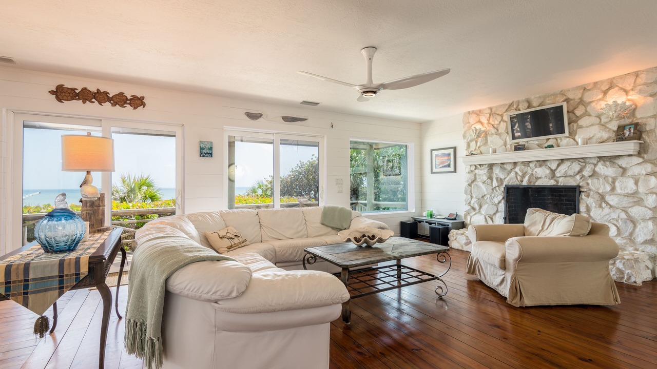Photo of Livingroom in Melbourne Beach