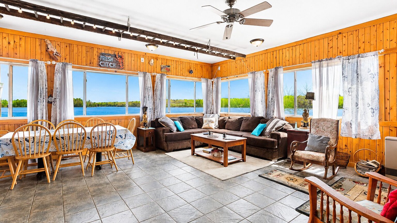 Photo of Livingroom in Sullivan