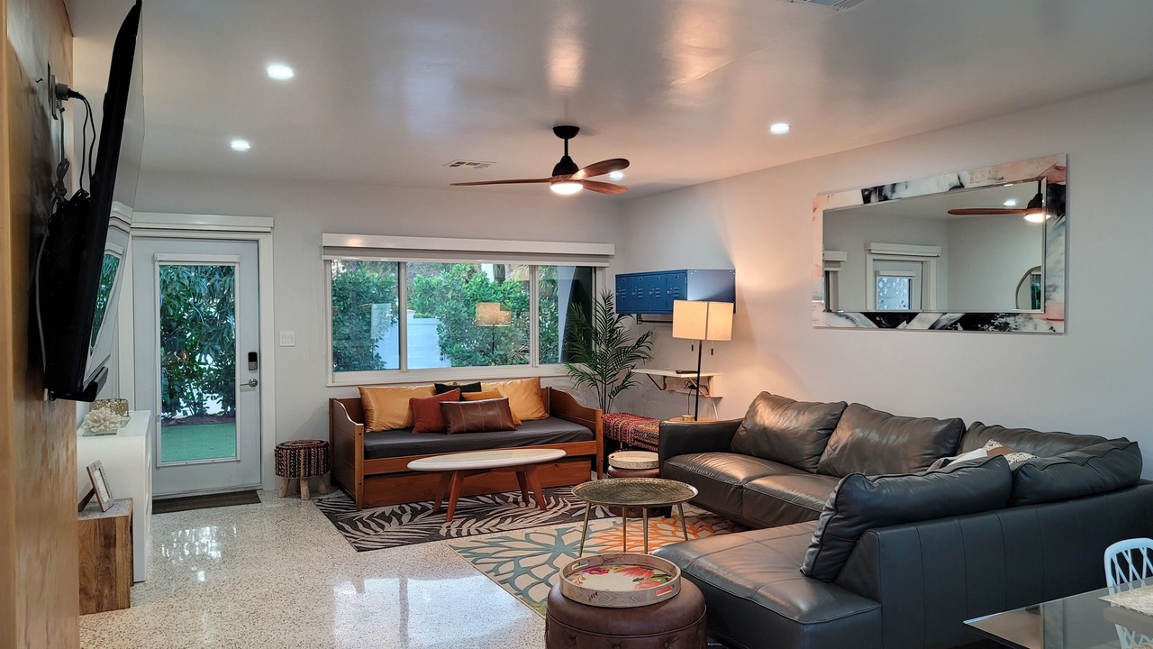 Photo of Livingroom in Palm Beach Shores