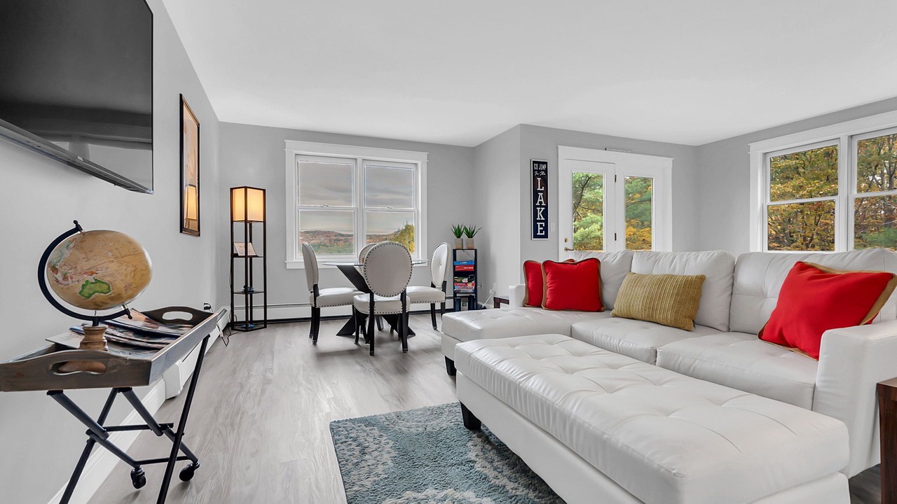 Photo of Livingroom in Harrison