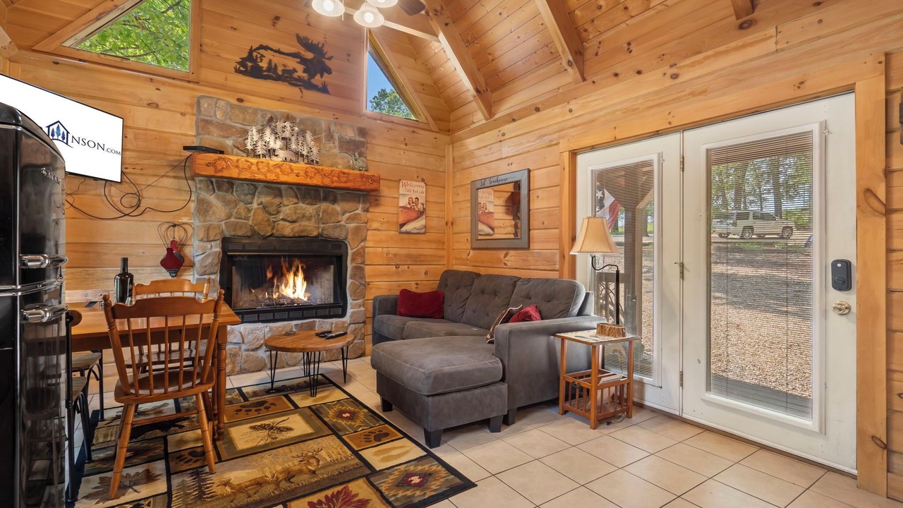 Photo of Livingroom in Branson Cedars