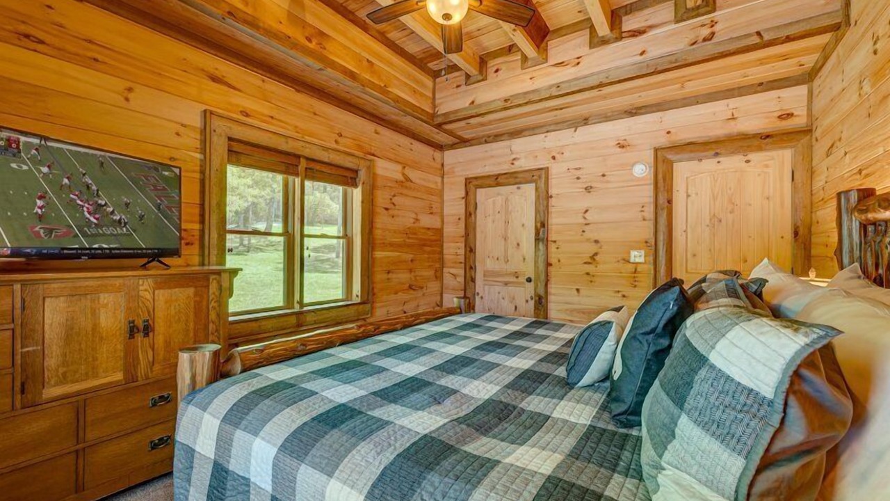 Photo of Bedroom in Mineral Bluff