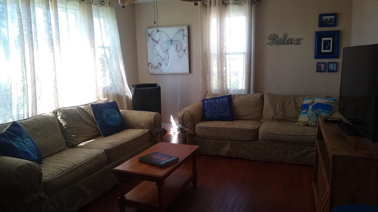 Photo of Livingroom in Deal Island