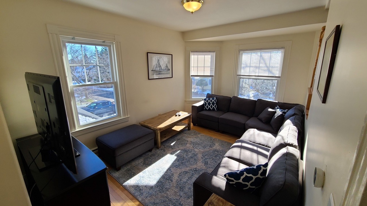 Photo of Livingroom in Back Cove