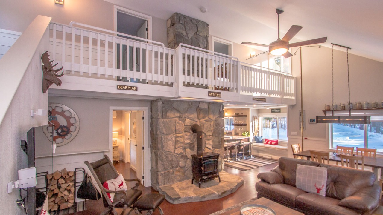 Photo of Livingroom in Alpine Village