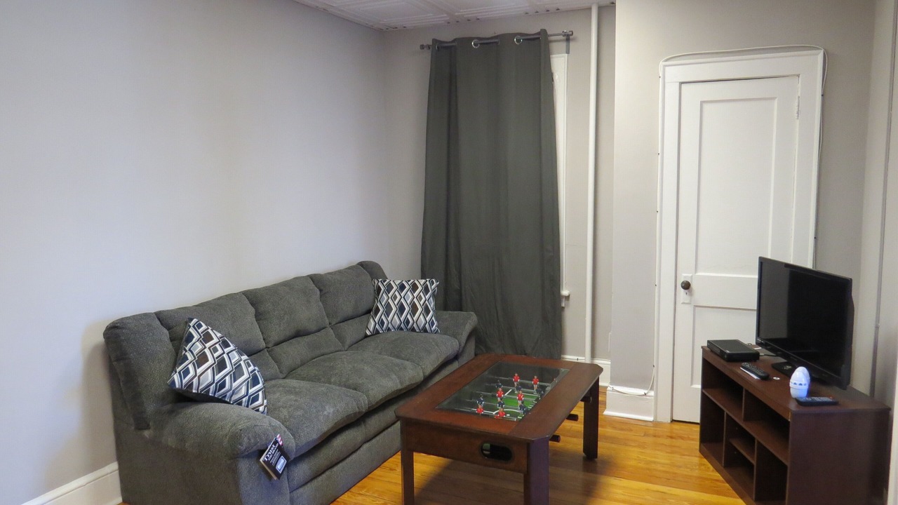 Photo of Livingroom in Charles Town
