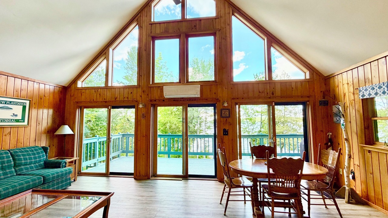 Photo of Livingroom in Lake View