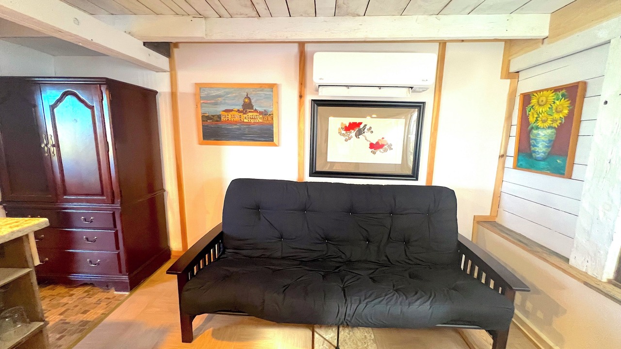 Photo of Livingroom in Surry