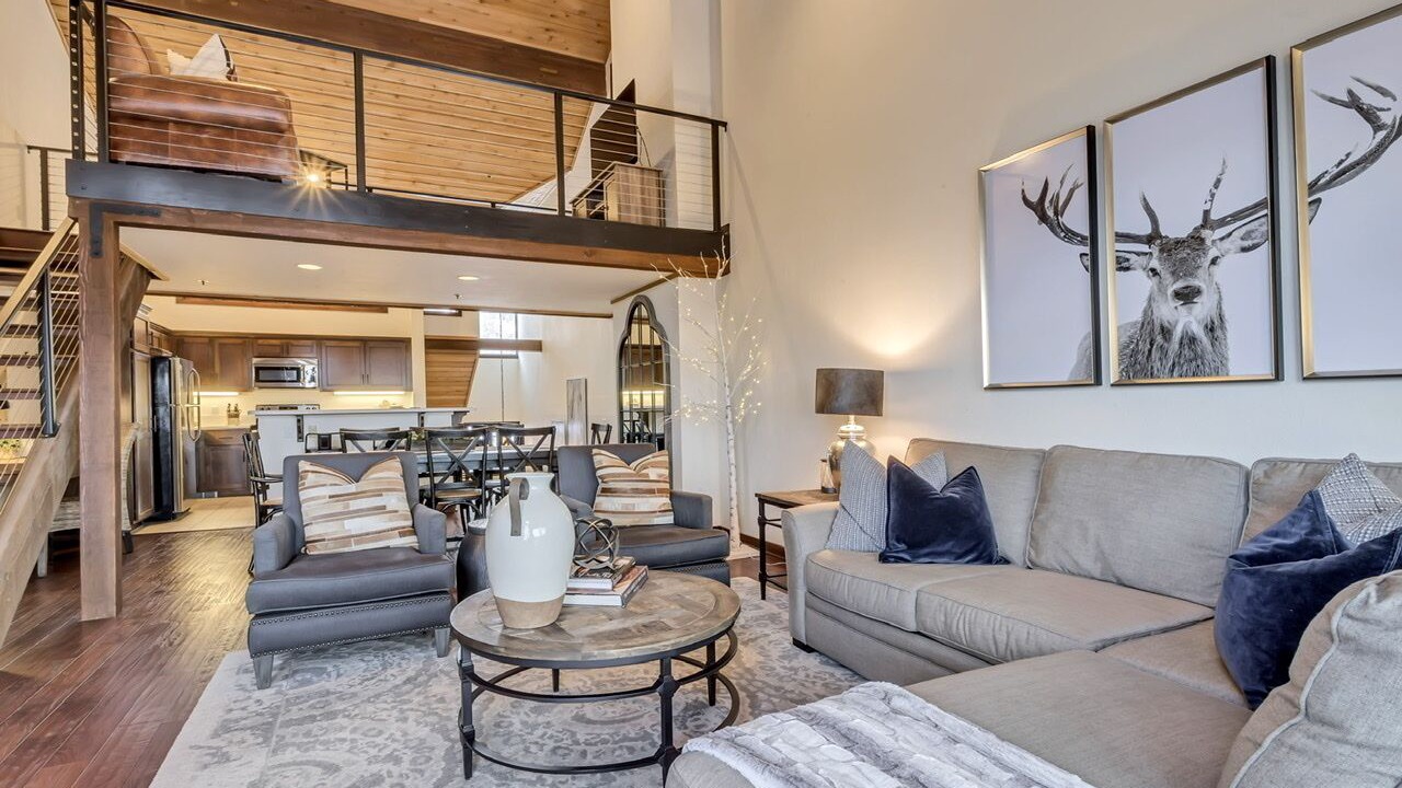 Photo of Livingroom in Deer Valley