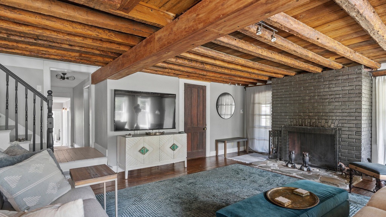 Photo of Livingroom in Town of Grafton
