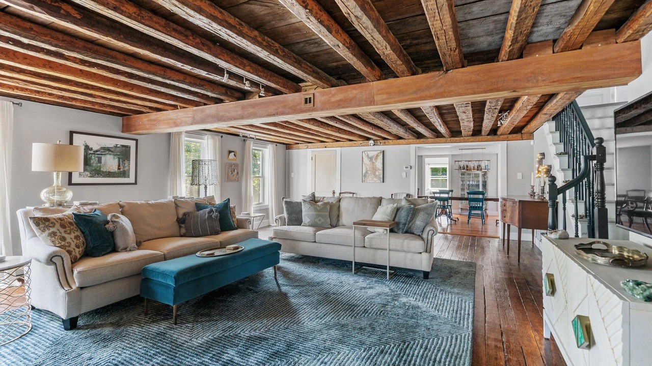 Photo of Livingroom in Town of Grafton