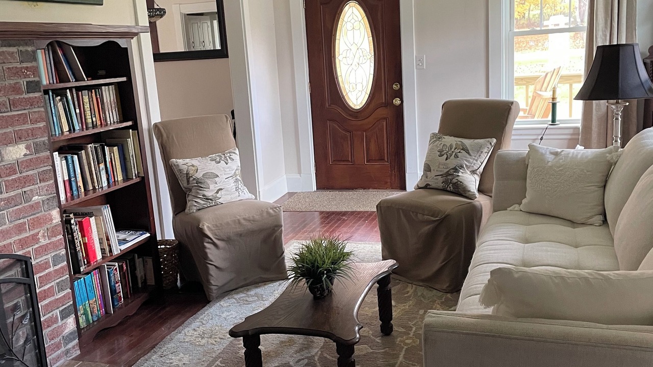 Photo of Livingroom in Sherman Station