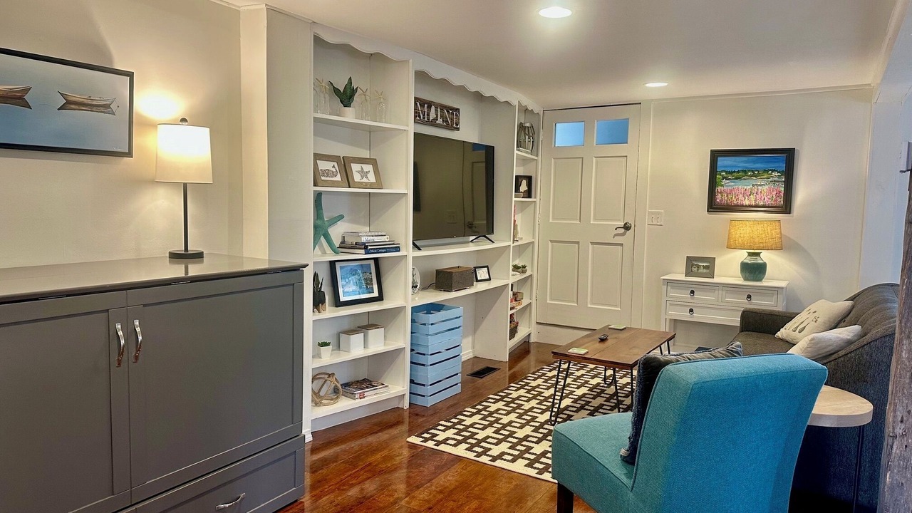 Photo of Livingroom in Falmouth Foreside
