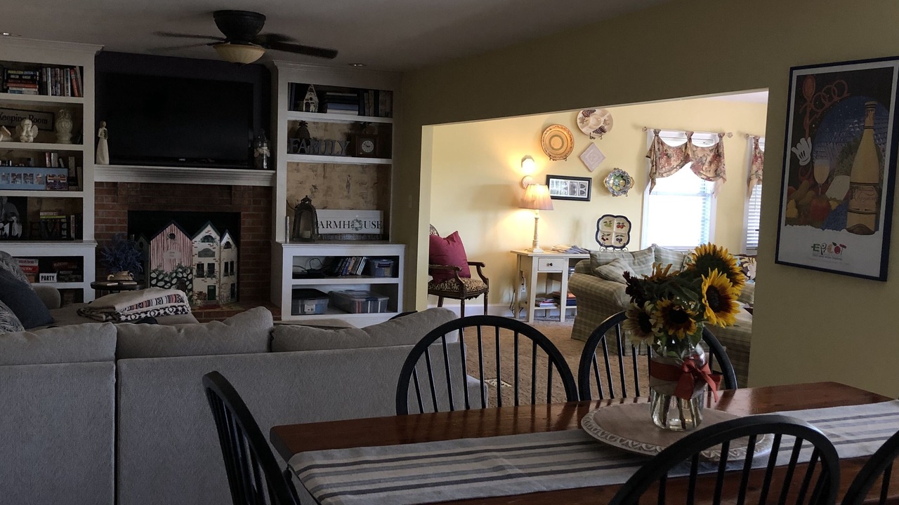 Photo of Bedroom in Lakeview