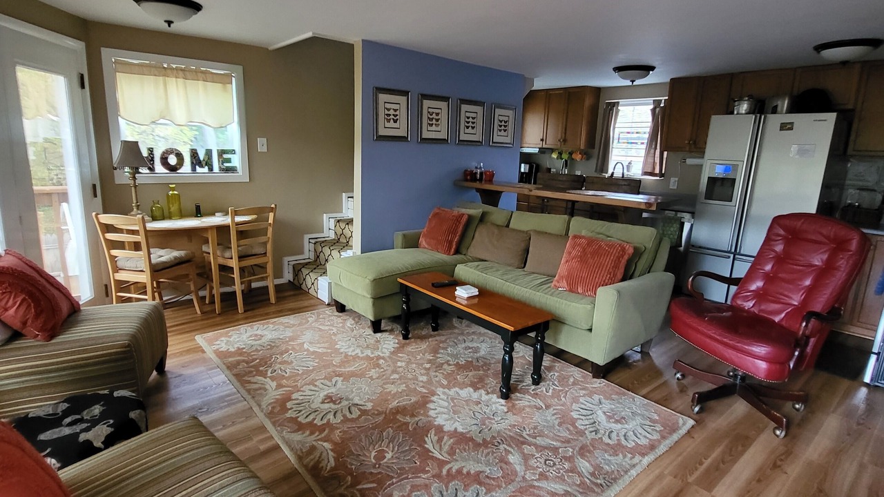 Photo of Livingroom in Falling Waters