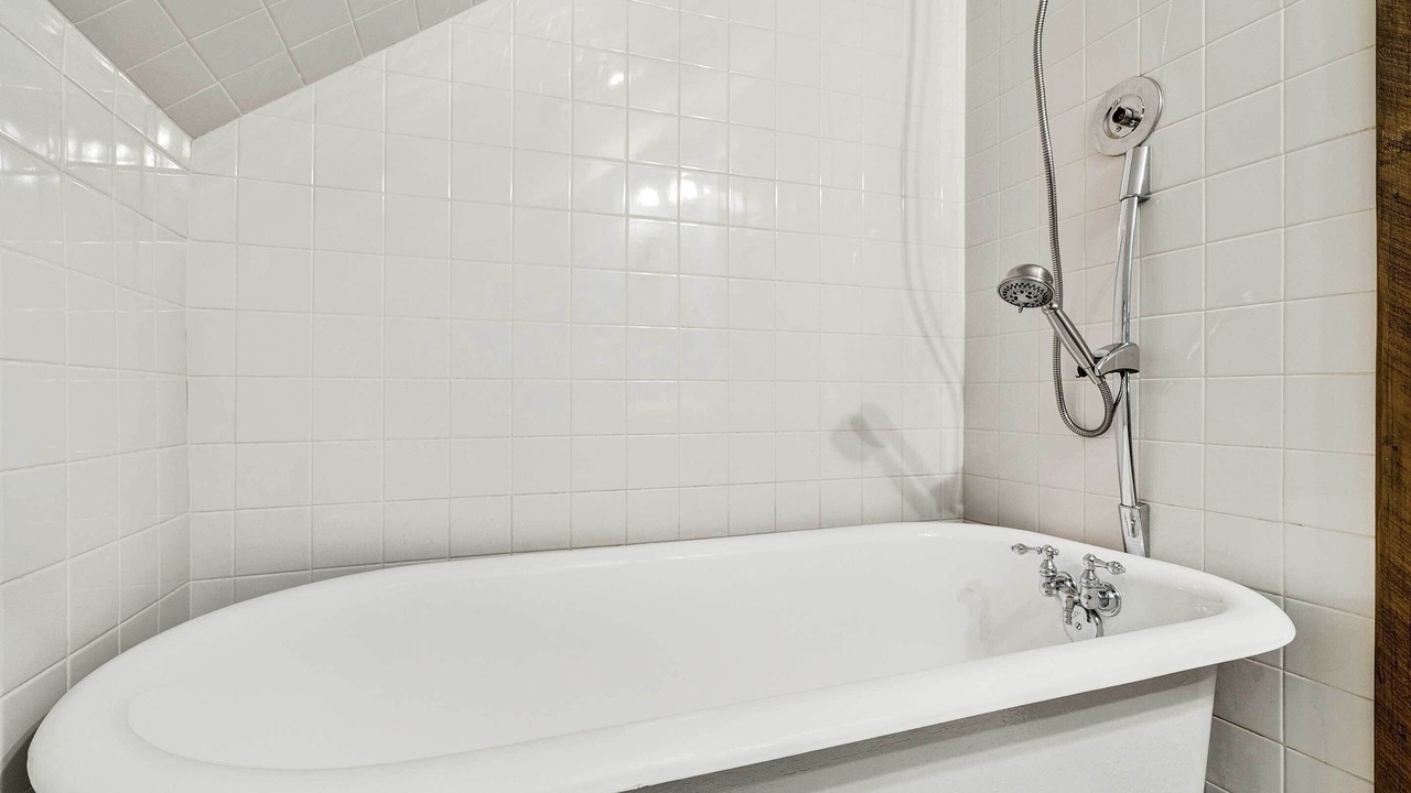 Photo of Bathroom in Linden