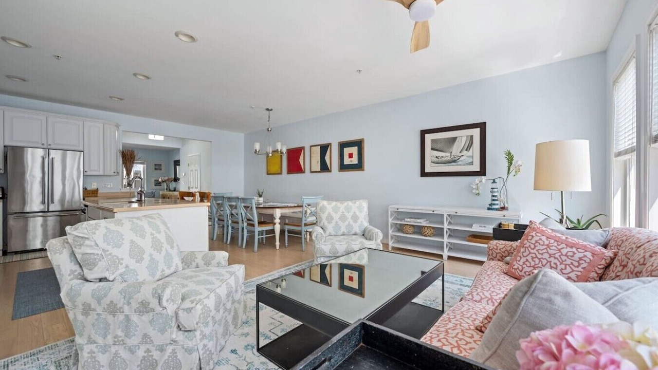 Photo of Livingroom in Sunset Island