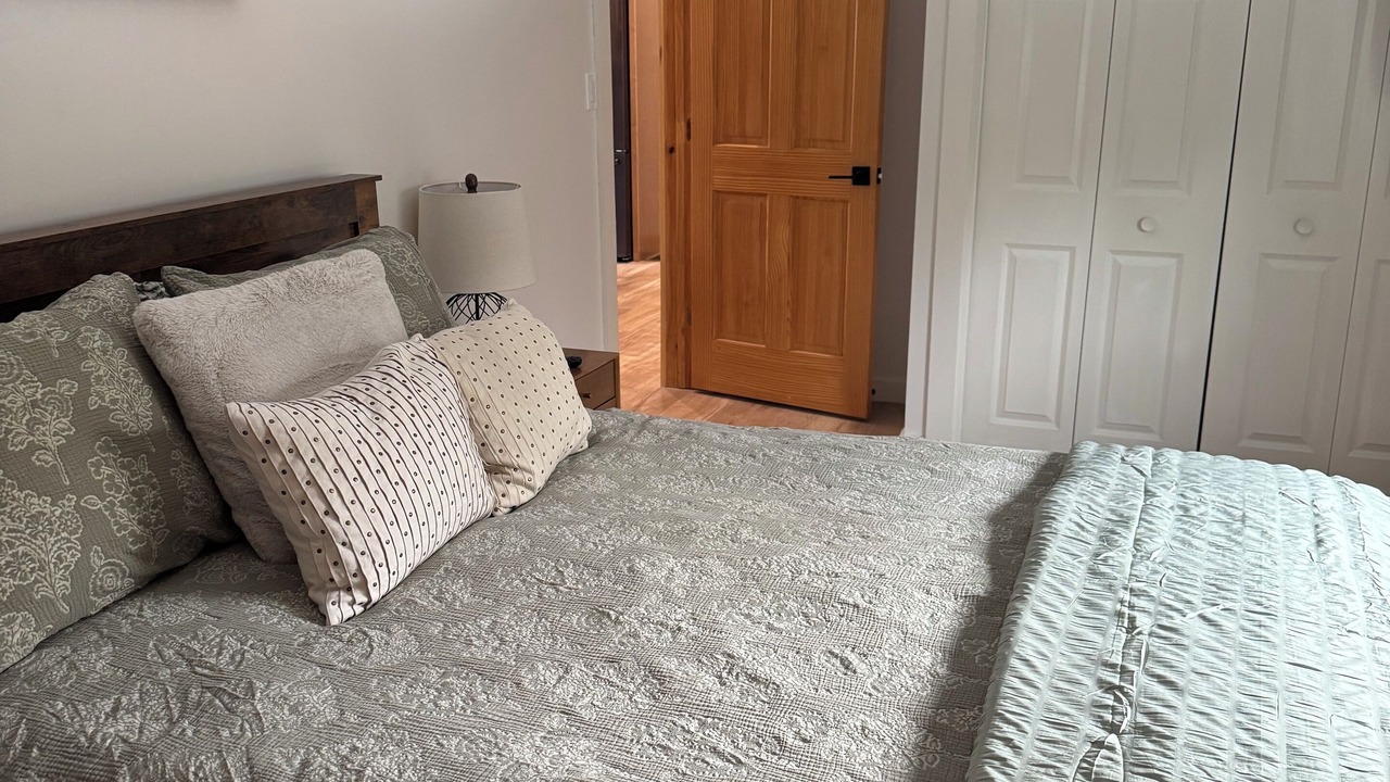 Photo of Bedroom in Colebrook