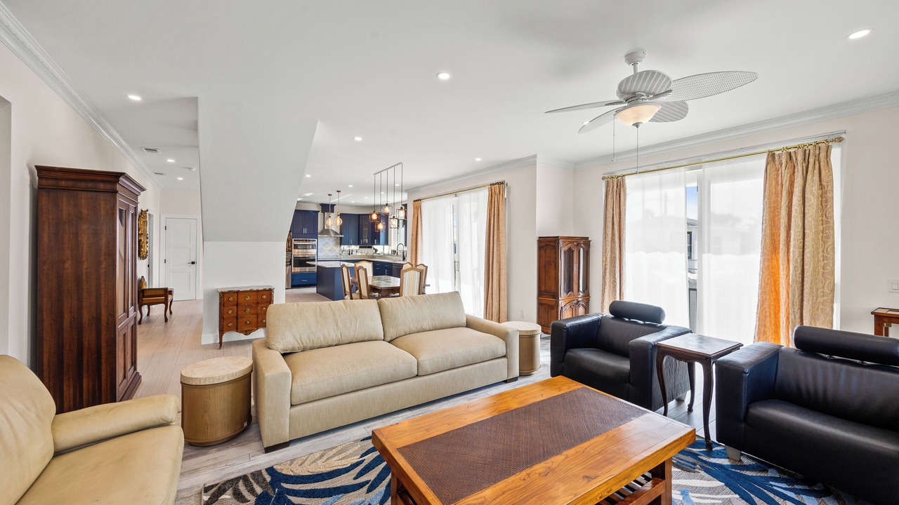 Photo of Livingroom in Treasure Island