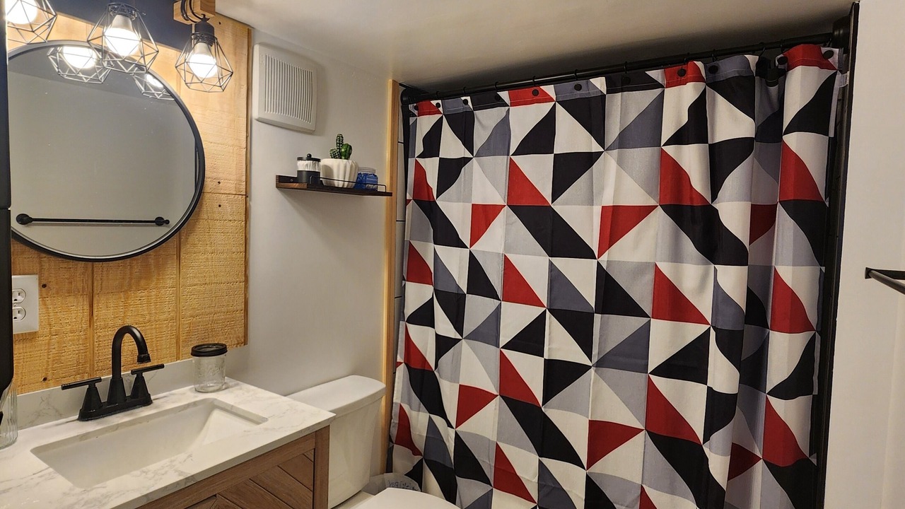 Photo of Bathroom in Luray