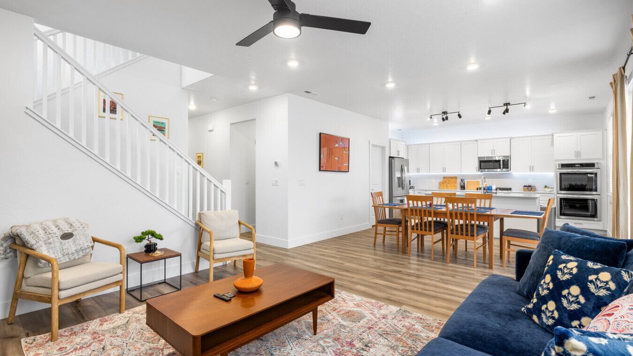 Photo of Livingroom in West Valley