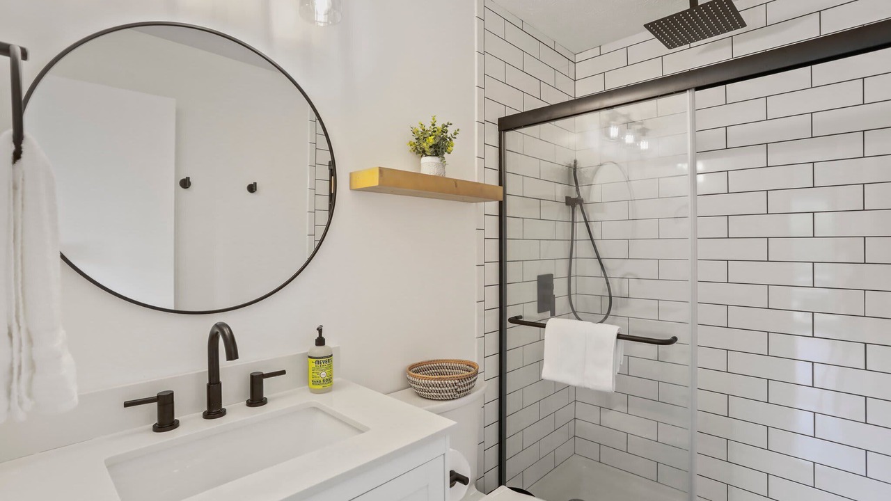 Photo of Bathroom in Broadway