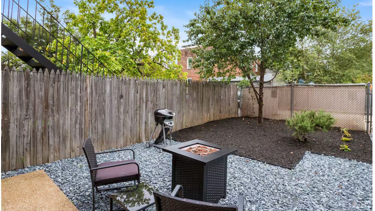 Photo of Outdoor in Hill East