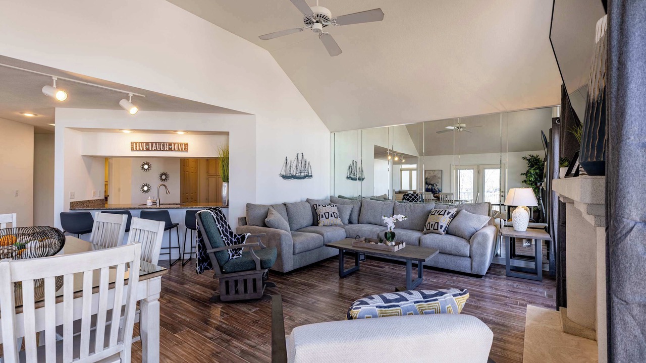 Photo of Livingroom in Table Rock
