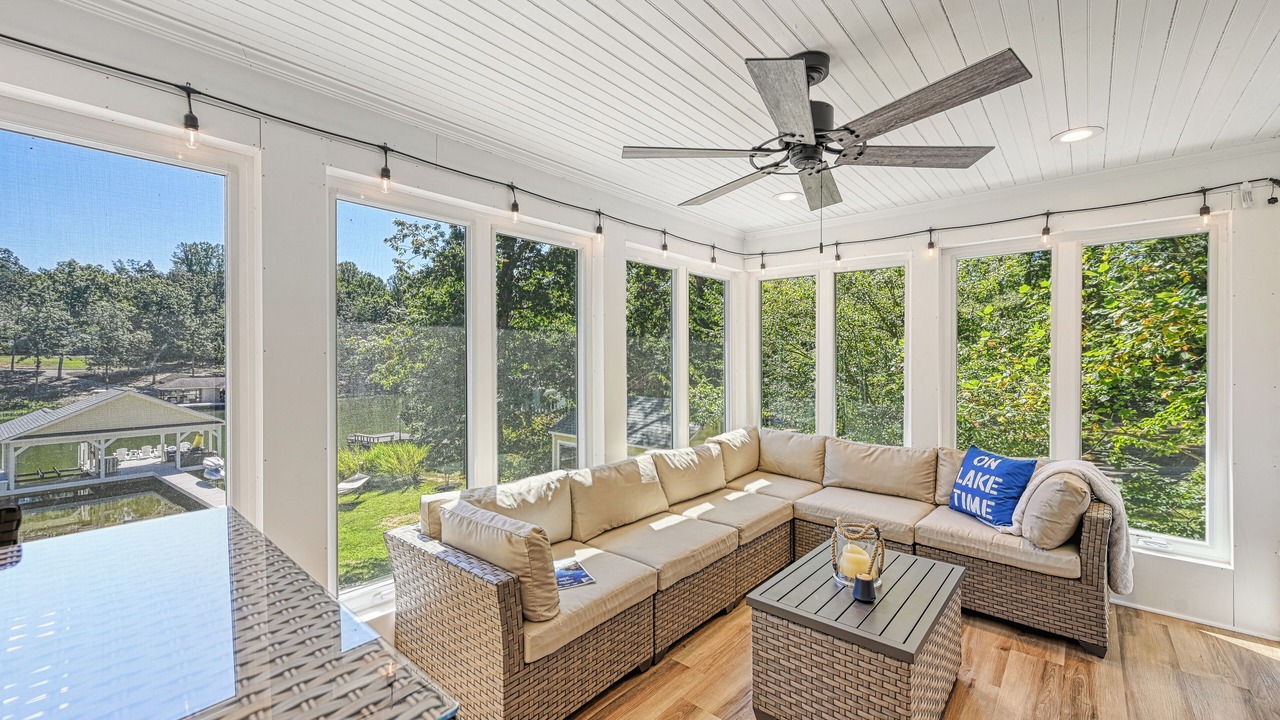 Photo of Livingroom in Blue Water