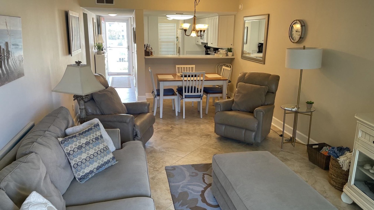 Photo of Livingroom in Point East